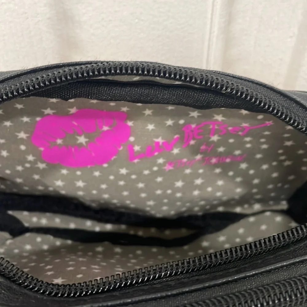 Kitty cat Betsy Johnson pink and black purse - Picture 6 of 9